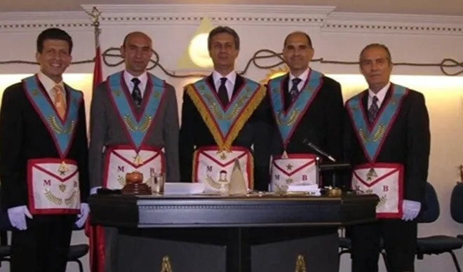  Osmanlı'ya hareket eden Tunç Soyer'in 'mason' fotoğrafı ortaya çıktı