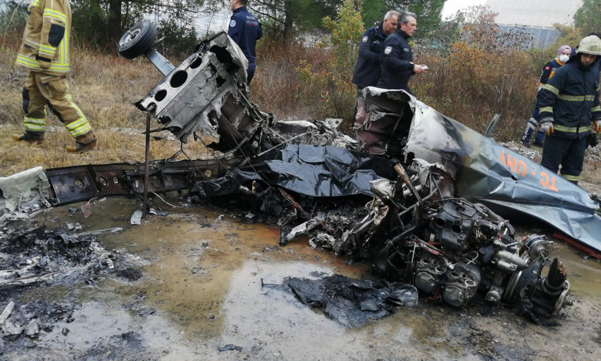 Bursa'da eğitim uçağı düştü: 2 ölü